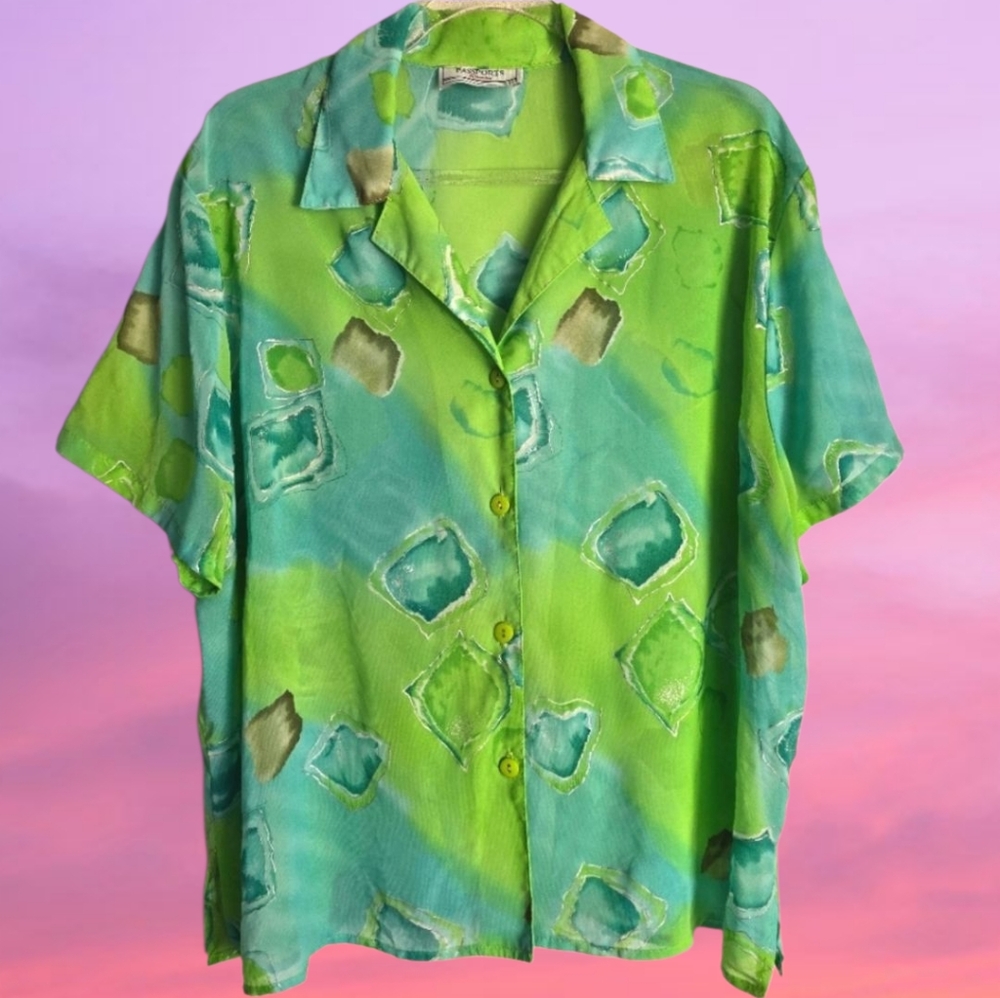 ✨️Silver & Lime Semisheer Abstract Top✨️